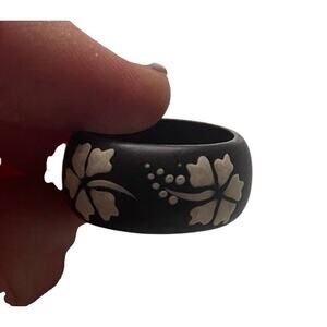 NWOT Lightweight Brown Cream Wooden Ring Size 8